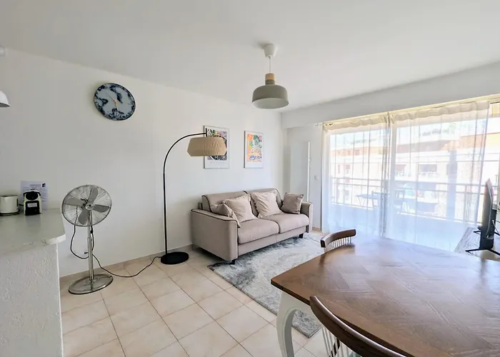 Juan Les Pins - Town Center - 4 People شقة *