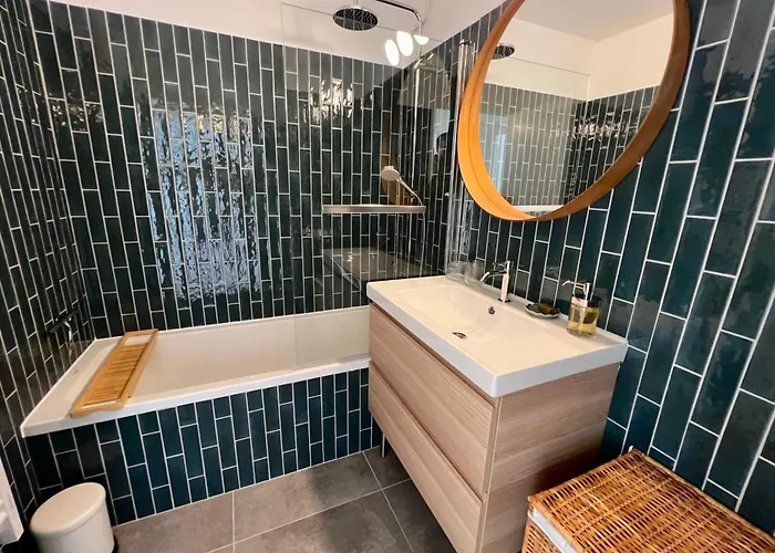 Juan Les Pins - Town Center - 4 People * Antibes